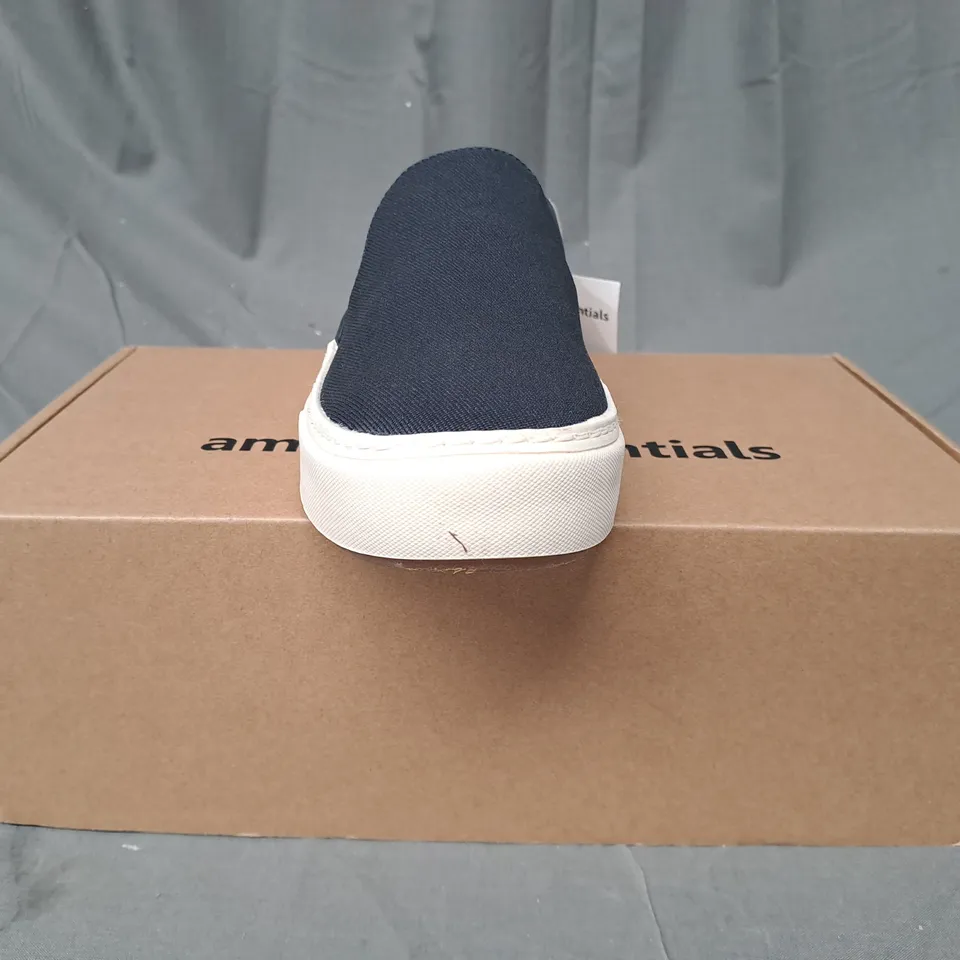 BOXED PAIR OF AMAZON ESSENTIALS SLIP-ON SHOES IN NAVY UK SIZE 7.5
