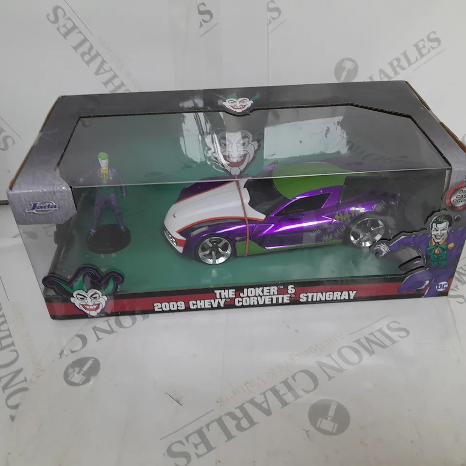 BATMAN JOKER 2009 CHEVY CORVETTE STINGRAY 1:24