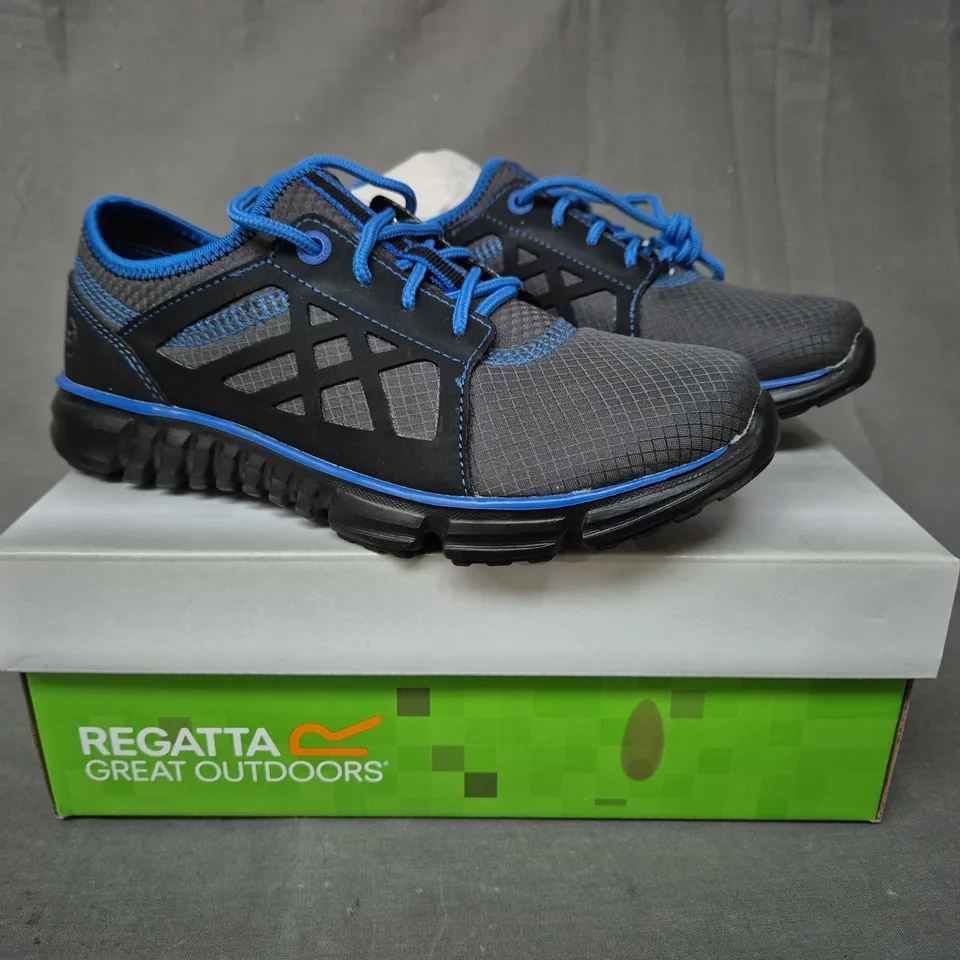 BOXED PAIR OF REGATTA KID'S MARINE SPORT JNR SHOES IN BLACK/GREY/BLUE UK SIZE 2.5