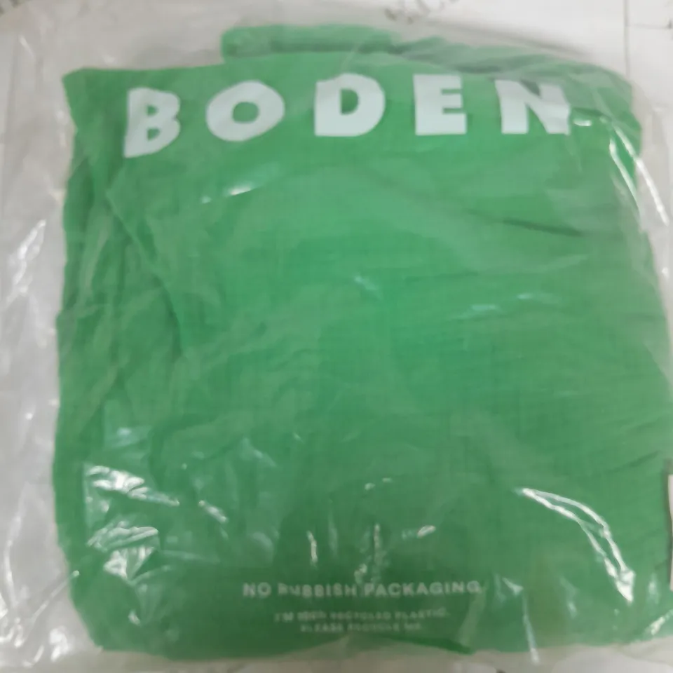 BODEN LONG GREEN DRESS - SIZE UK 18R