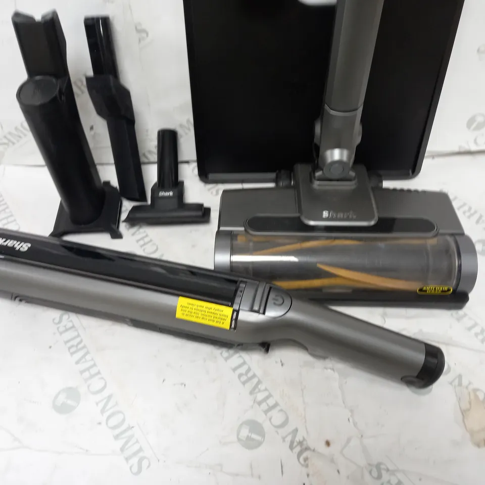 BOXED SHARK WANDVAC 2-IN-1 LIGHTWEIGHT CORDLESS HANDHELD VACUUM CLEANER