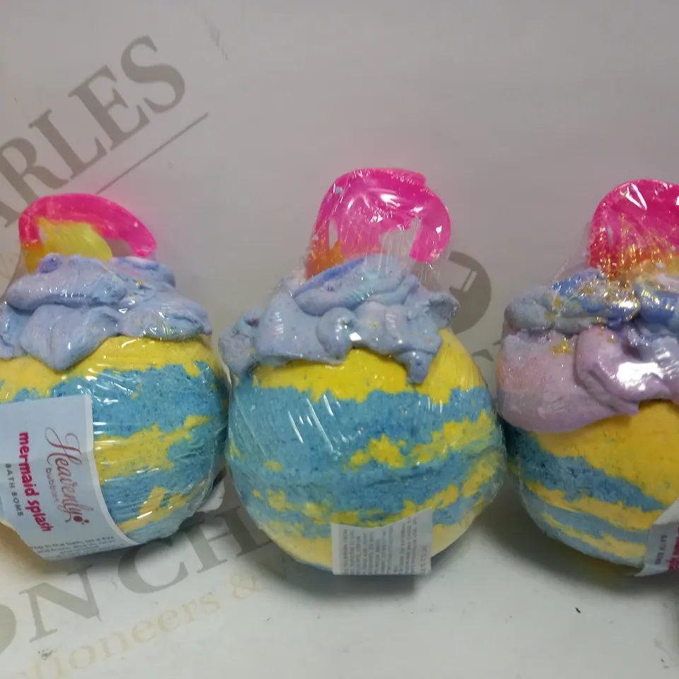 LOT OF APPROX 9 TO INCLUDE BODY OIL AND BATHBOMBS