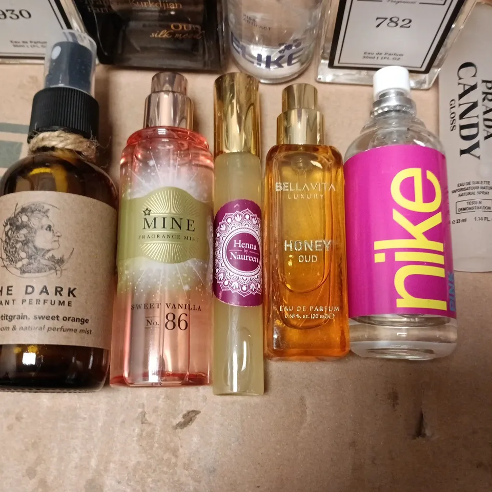 LOT OF 15 ASSORTED FRAGRANCE ITEMS TO INCLUDE NIKE PINK, ESSENCE VAULT 782 AND BELLAVITA HONEU OUD