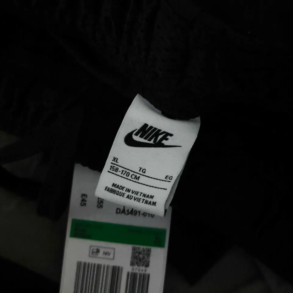 NIKE KIDS STANDARD FIT AIR MAX TRACKSUIT BOTTOMS IN BLACK - XL