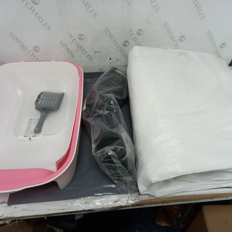 LARGE BOX OF APPROXIMATELY 5 ASSORTED HOUSEHGOLD ITEMS TO INCLUDE UMBRELLA, STICKY BOARD, HANGING FLOWER BED WALL, AND CAT LITTER TRAY ETC
