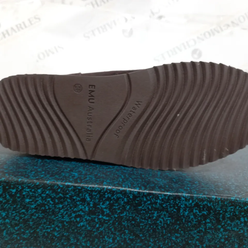 EMU AUSTRAILIA GRAVELLY BOOTS - ESPRESSO - SIZE 6