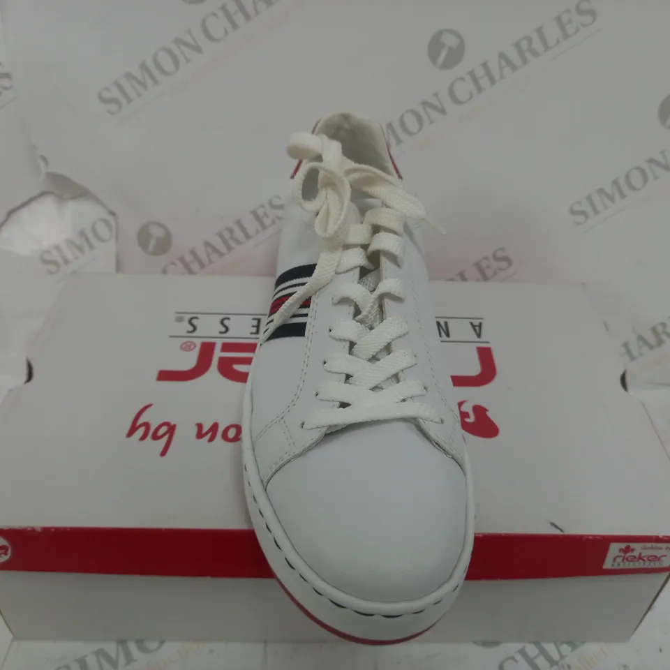 BOXED PAIR OF REIKER SCALLOP SOLE LACE WHITE TRAINERS - SIZE 7 1/2