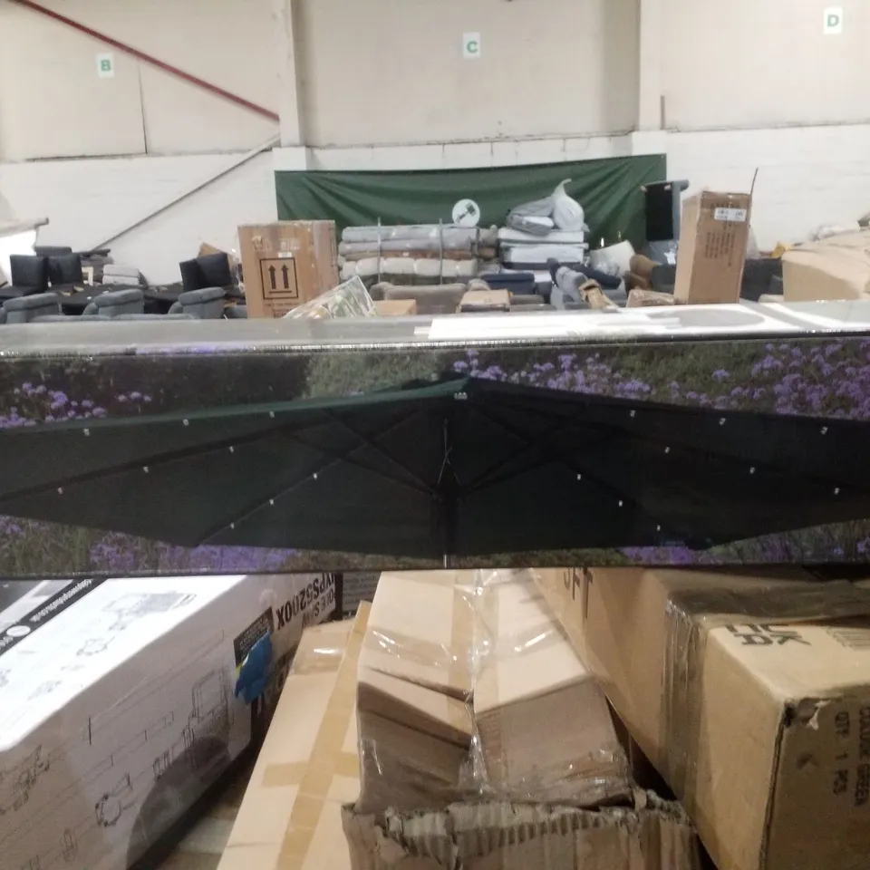 BOXED MONACO GREEN 2.7M PARASOL WITH SOLAR POWERED LED LIGHTS & COVER 