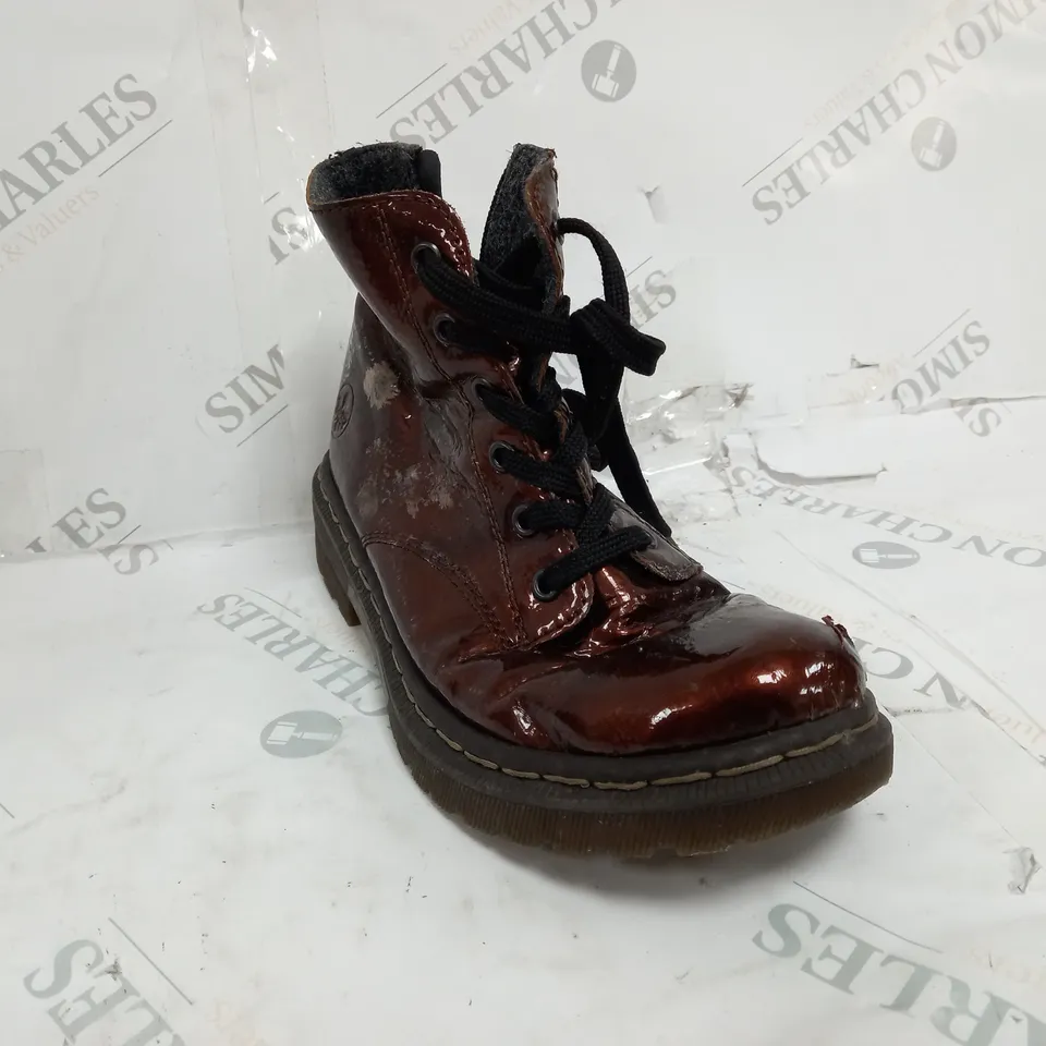 PAIR OF RIEKER LACE ANKLE BOOTS IN BRONZE - 5