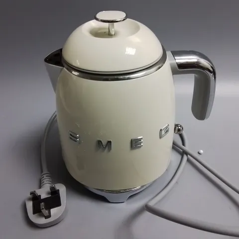 UNBOXED SMEG MINI KETTLE IN CREAM