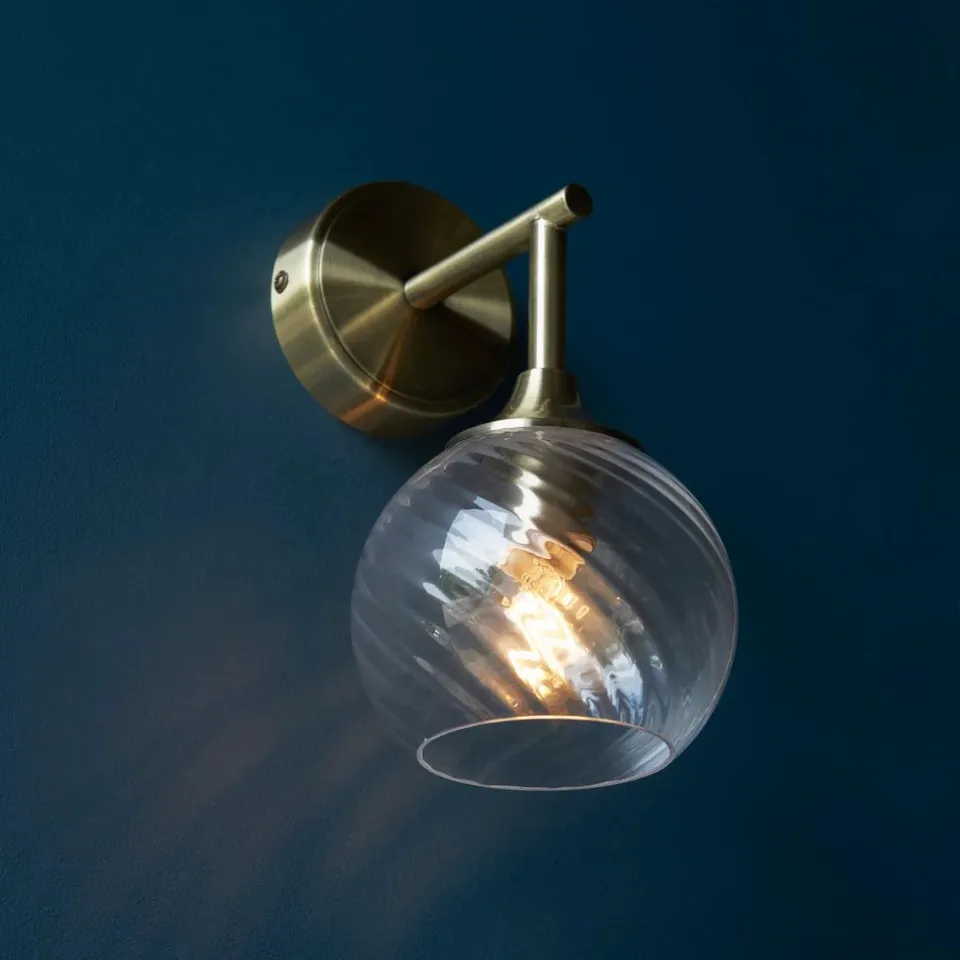 BOXED ENDON ALLEGRA 1 LIGHT WALL ANTIQUE BRASS PLATE AND CLEAR SPIRAL GLASS
