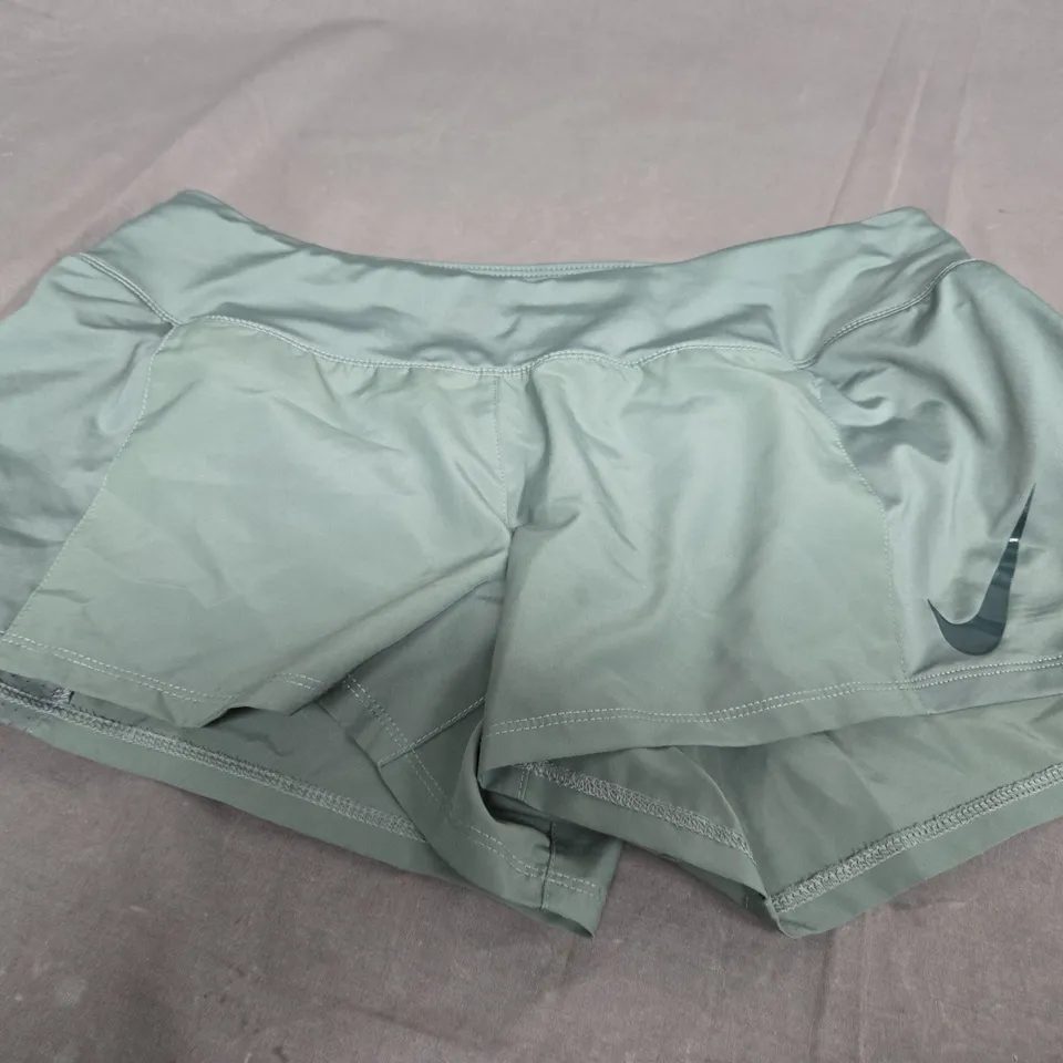 NIKE DRI FIT GREEN SHORTS - MEDIUM