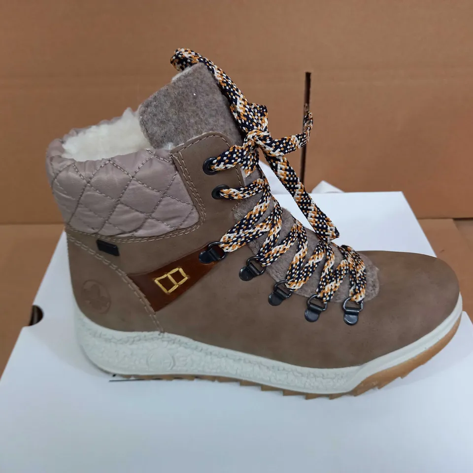 RIEKER WATER RESISTANT LACE UP BOOT SIZE 5