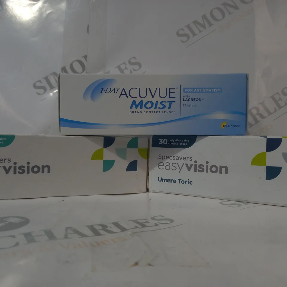 APPROXIMATELY 20 ASSORTED HOUSEHOLD ITEMS TO INCLUDE ACUVUE MOIST CONTACT LENSES, EASY VISION CONTACT LENSES, ETC