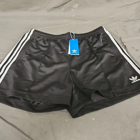 ADIDAS FIREBIRD SHORTS - SIZE L