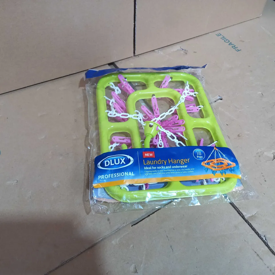 DLUX PROFESSIONAL LAUNDRY HANGER - 18 PEGS 