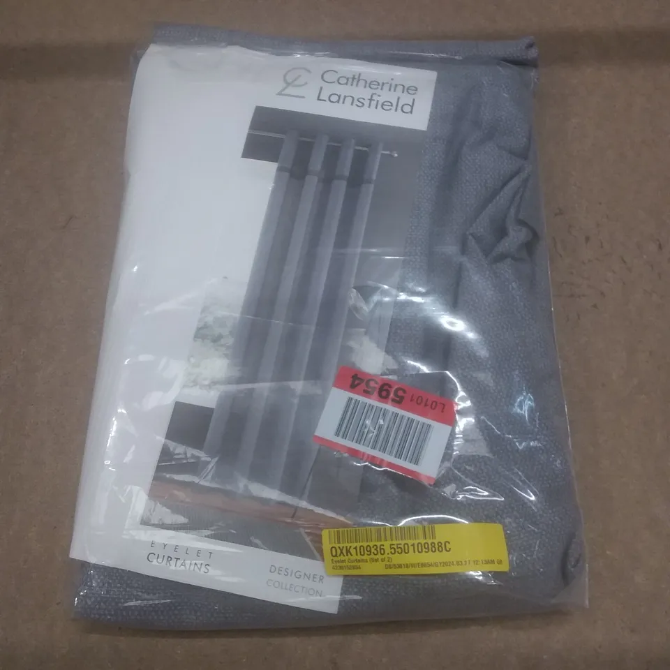 BAGGED EYELET CURTAIN PAIR // SIZE: 168 X 137cm