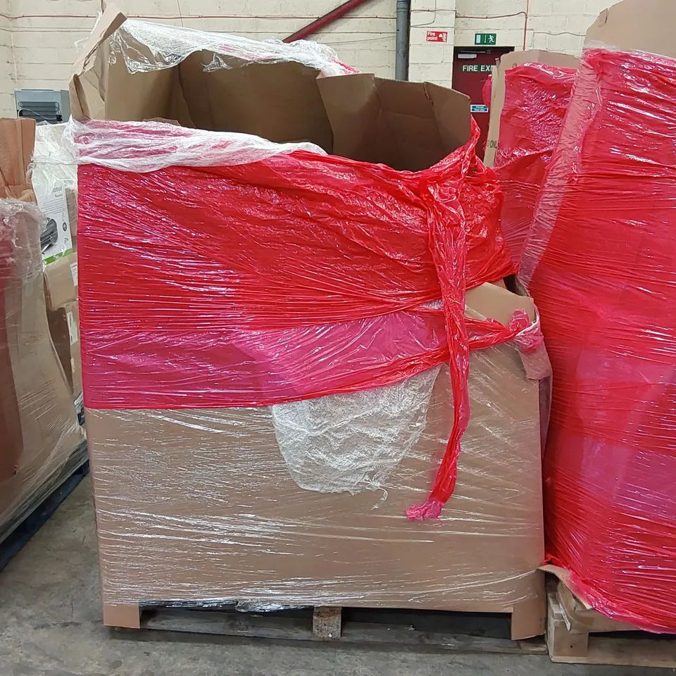 PALLET OF ASSORTED CONSUMER PRODUCTS TO INCLUDE: ELECTRIC BLANKET, PORTABLE BATH TUB, HANKE SUITCASE, WORKOUT BAR ECT