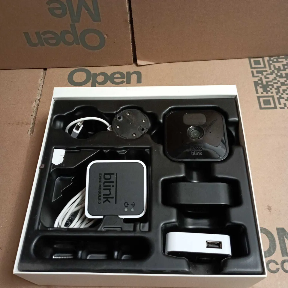 BLINK OUTDOOR CAMERA SYSTEM BOXED