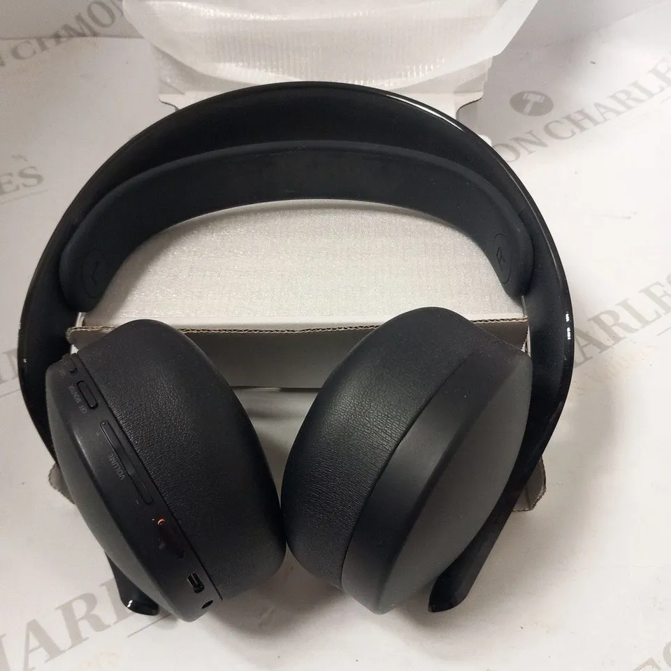 BOXED PLAYSTATION PULSE 3D WIRELESS HEADSET