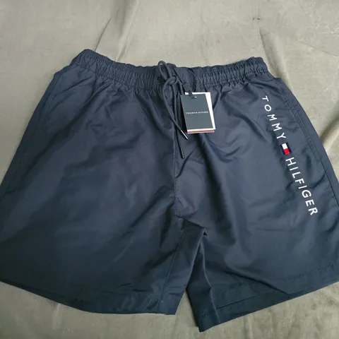 TOMMY HILFIGER MEDIUM DRAWSTRING SHORTS IN NAVY - SMALL
