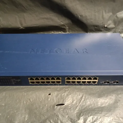 NETGEAR PROSAFE 24-PORT GIGABIT SMART SWITCH GS724T V4