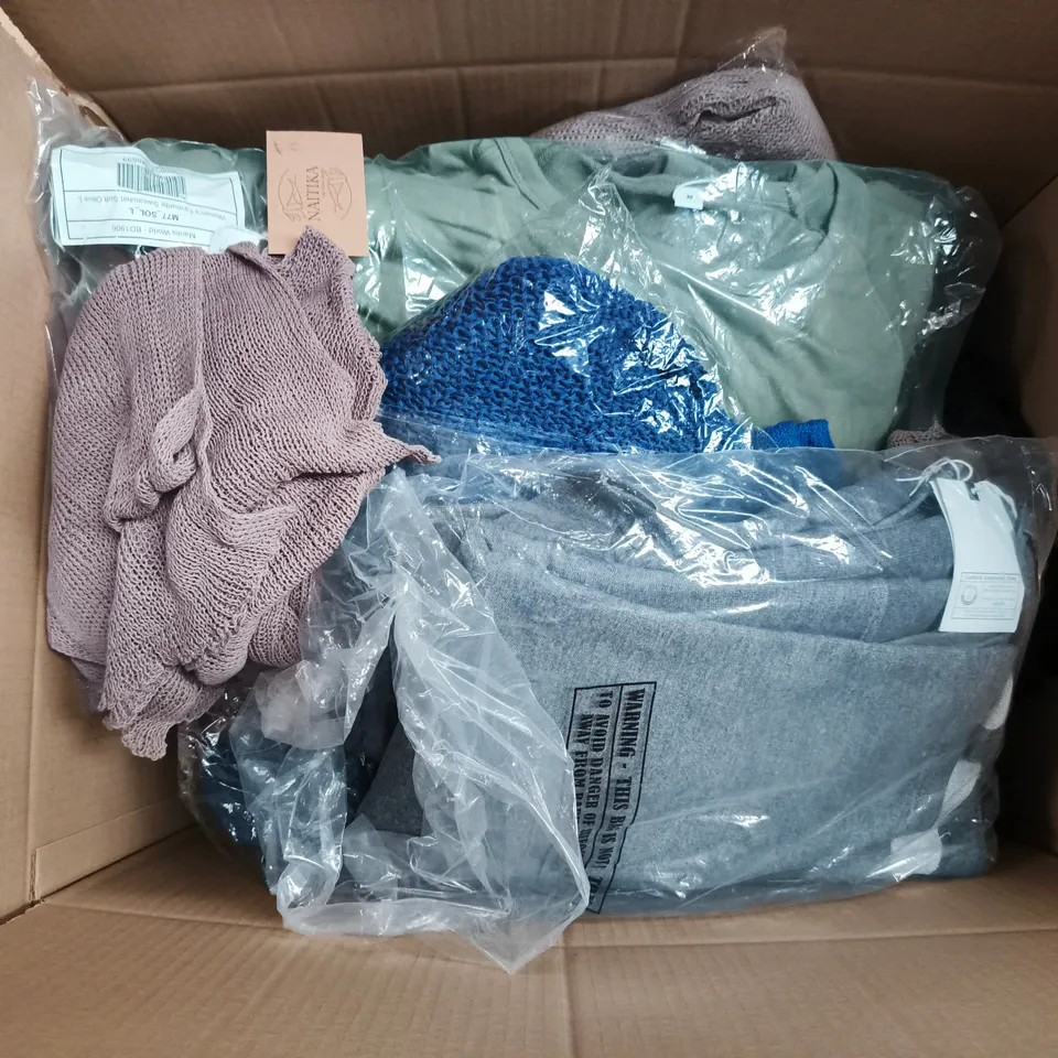 APPROXIMATELY 30 ASSORTED CLOTHING ITEMS IN VARIOUS SIZES, STYLES & COLOURS TO INCLUDE SWEATSHIRT, SMALL BACKPACK, DRESSES, ETC - COLLECTION ONLY