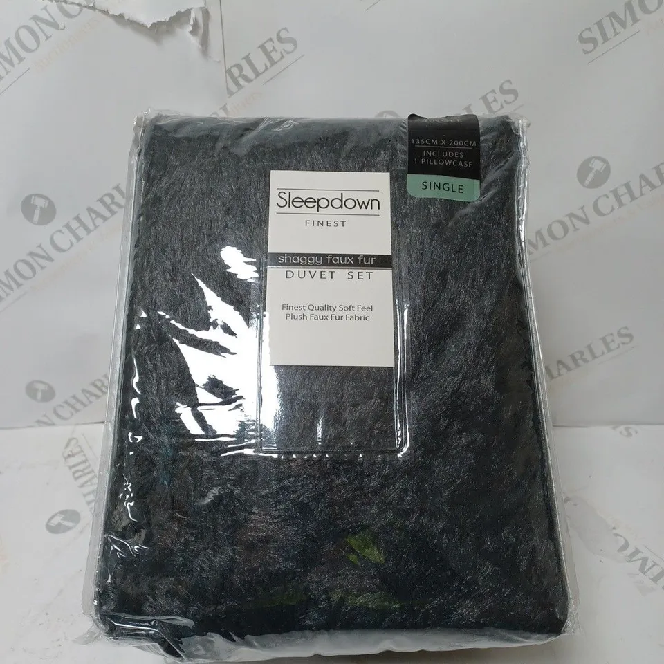 SLEEPDOWN FINEST SHAGGY FAUX FUR DUVET SET 