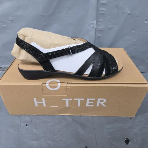BOXED PAIR OF HOTTER LUEDE LEATHER SANDALS IN BLACK - UK 3