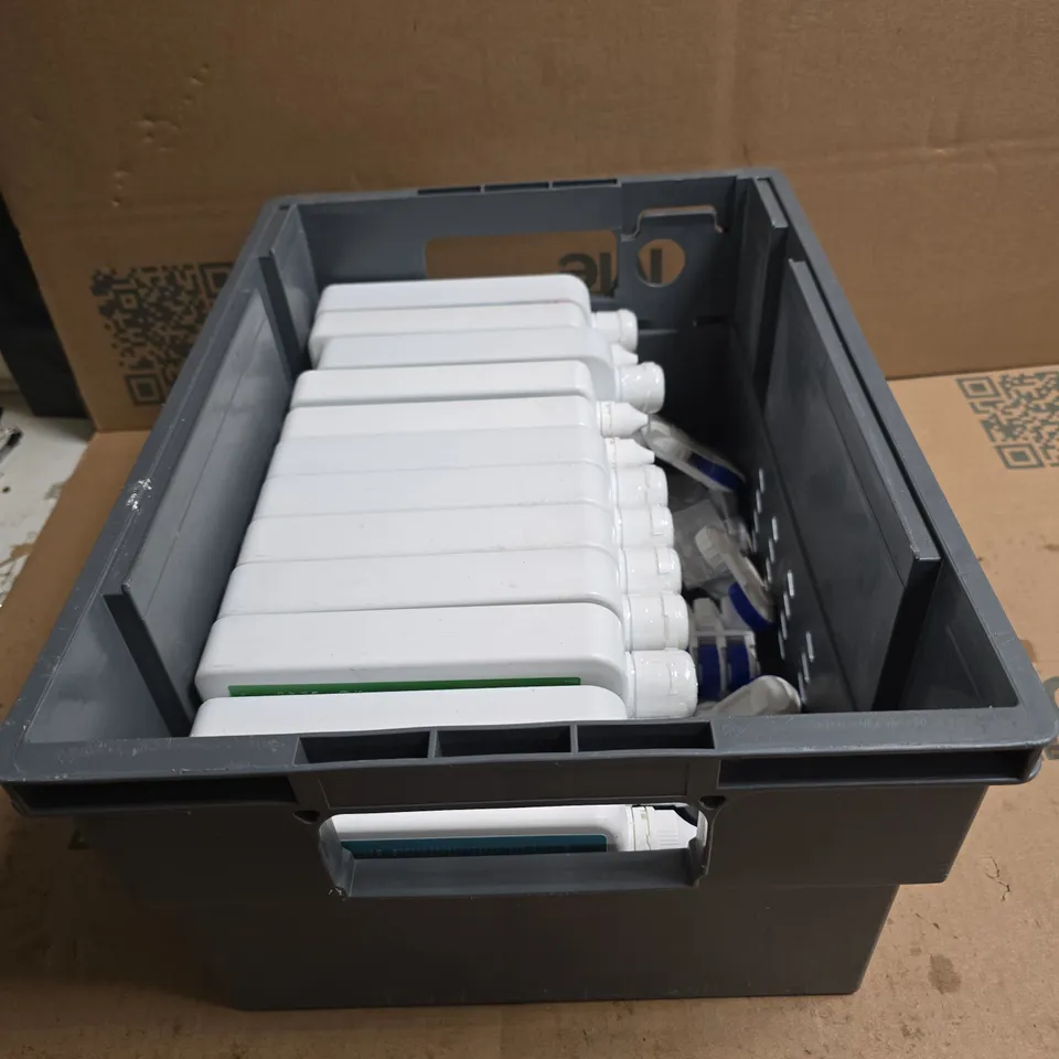 TOTE OF APPROXIMATELY 25 ASSORTED CONTACT LENS CLEANING PRODUCTS TO INCLUDE SPECSAVERS EASY VISION ETC