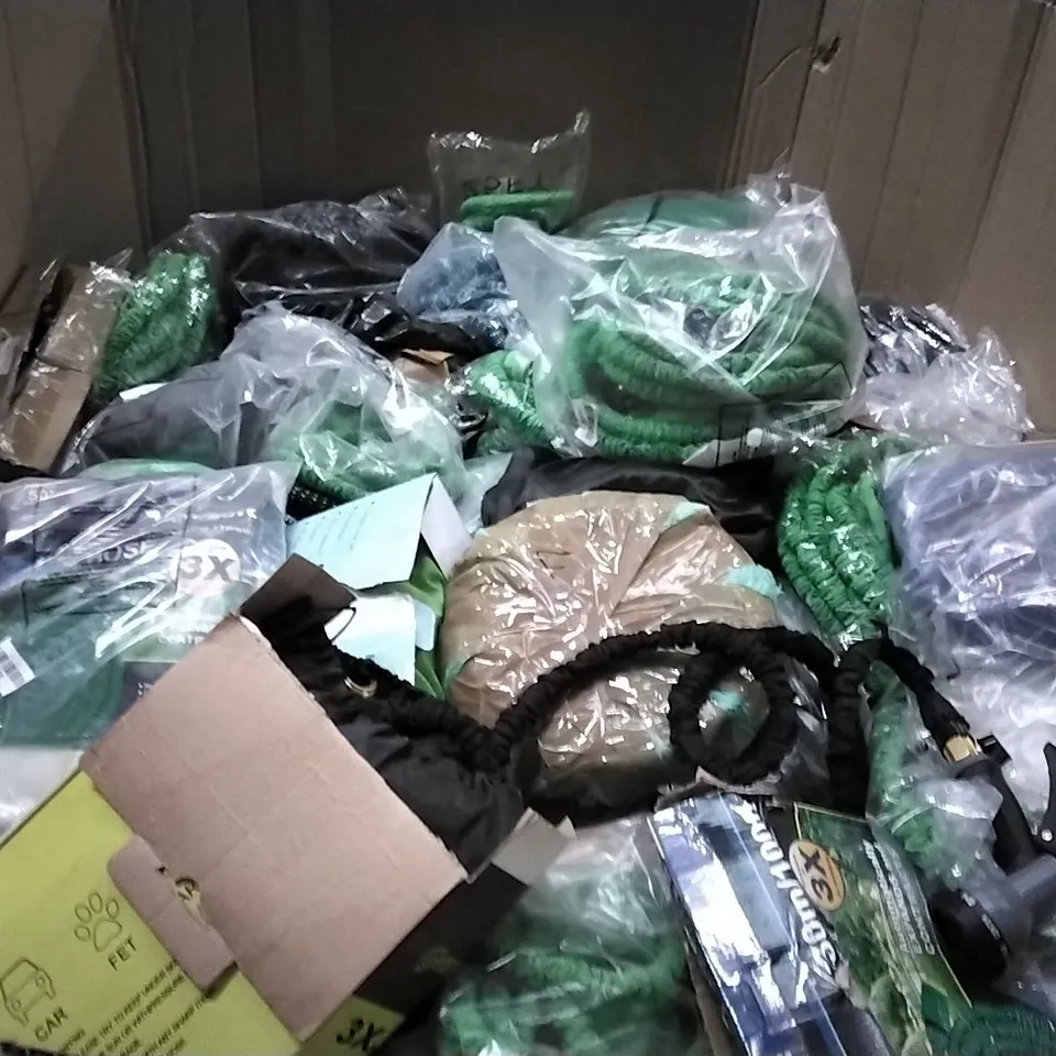 PALLET CONTAINING LARGE QUANTITIES OF HOSES 