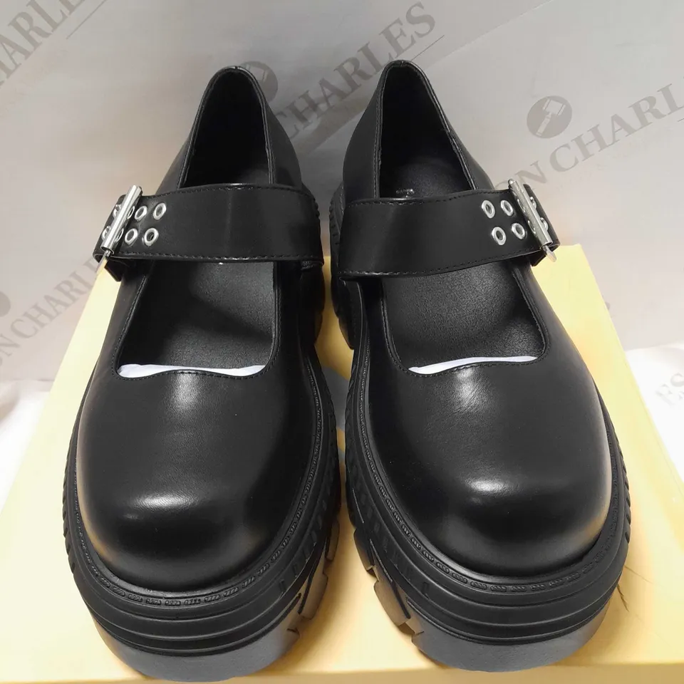 KOI VERTIAS BLACK PU STOMPER BUCKLE SHOES - SIZE 5