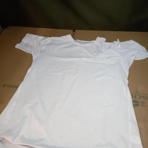 WHITE GYMSHARK TOP SIZE L 