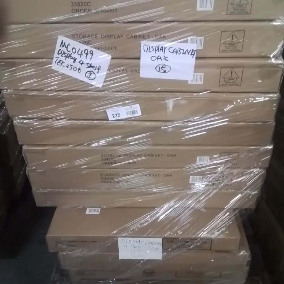 PALLET CONTAINING LARGE QUANTITY OF LP/MEDIA STORAGE TABLE -OAK-