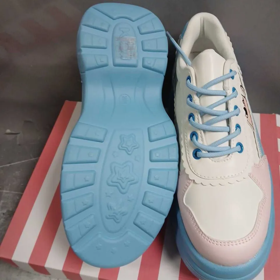 BOXED KOI X KETNIPZ BEAN SAYS HI CHUNKY TRAINERS BLUE SIZE 6 WITH SOCKS
