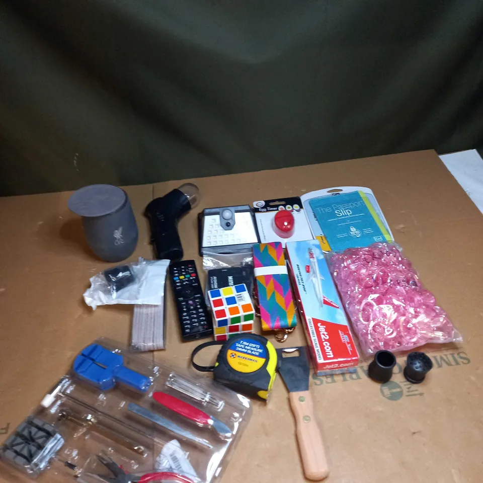 LOT OF ASSORTED ITEMS TO INCLUDE LED WALL LIGHTS, TAPE MEASURE AND REMOTE CONTROLS