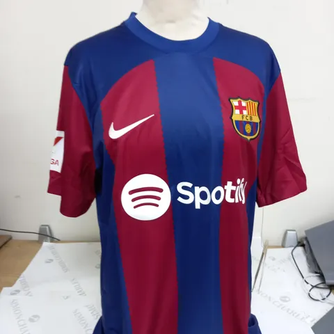 NIKE MENA FC BARCELONA TOP - SIZE MEDIUM