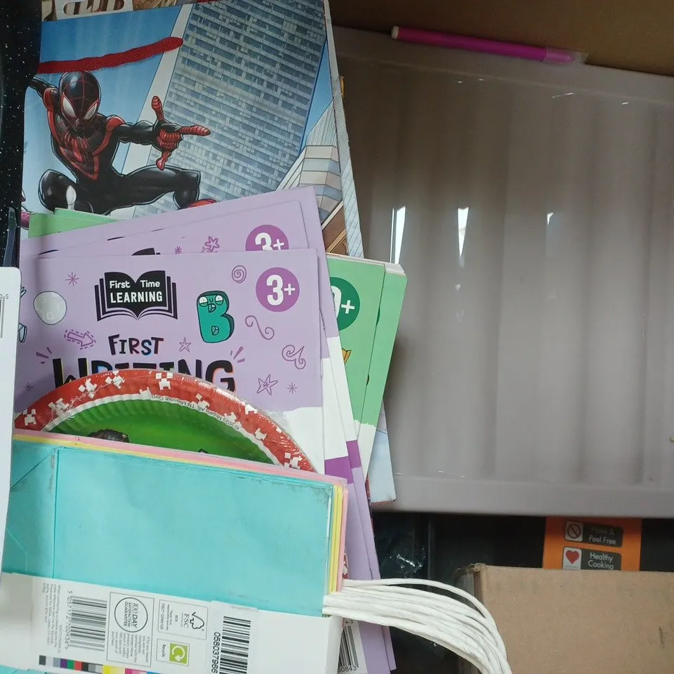 BOX OF APPROXIMATELY 20 ASSORTED HOUSEHOLD ITEMS TO INCLUDE PLASTIC MASON JARS, FIRST WRITING BOOK, ETC - COLLECTION ONLY