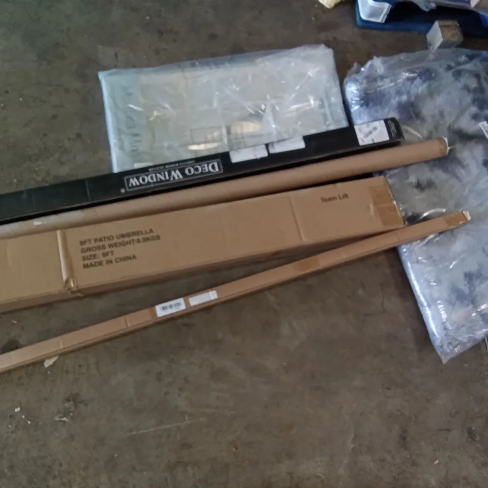 PALLET OF ASSORTED ITEMS INCLUDING DECO WINDOW, 9FT PATIO UMBRELLA, MODENA MIRRORS, FIRE BOWL