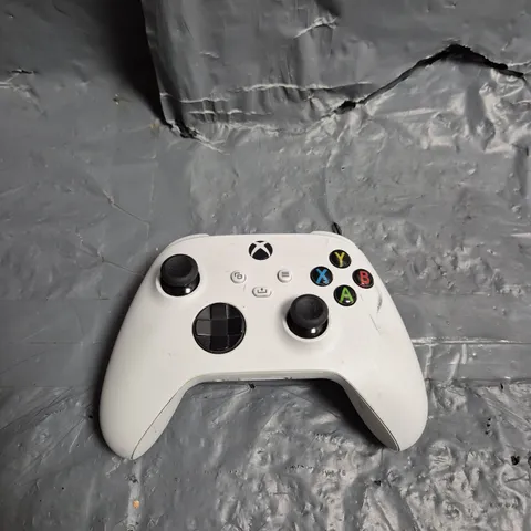 XBOX SERIES X AND S WIRELESS CONTROLLER
