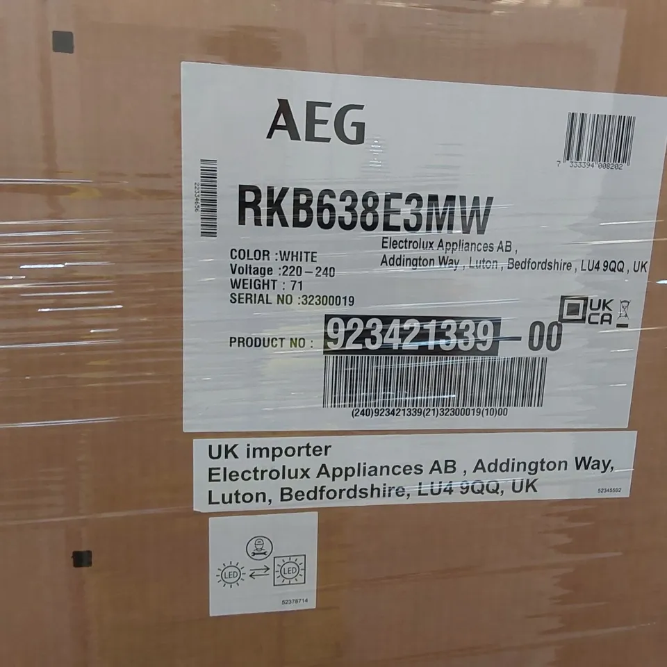 AEG RKB638E2MW 186CM FREESTANDING FRIDGE
