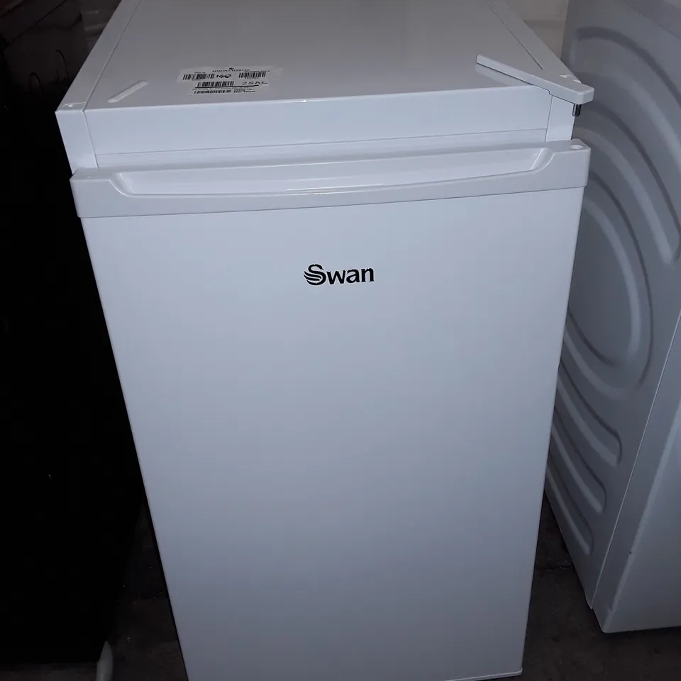 SWAN 48CM FREESTANDING FRIDGE IN WHITE - SR155820W