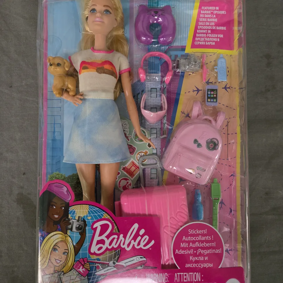 BARBIE MALIBU TRAVEL DOLL SET W. ACCESSORIES