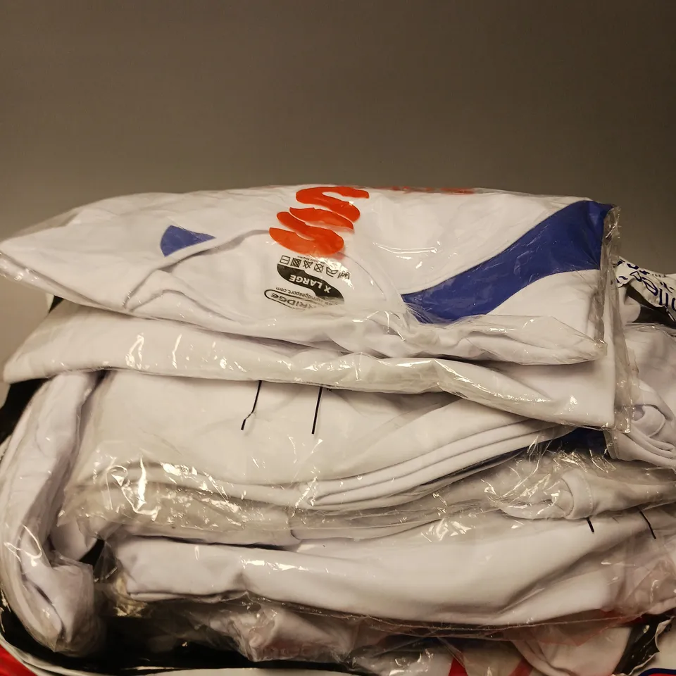 APPROXIMATELY 10 SURRIDGE MENS LONG SLEEVED FOOTBALL SHIRTS - XL