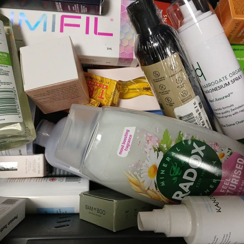 APPROXIMATELY 20 ASSORTED HEALTH & BEAUTY ITEMS TO INCLUDE RADOX, KANZEN, BSSET, ETC - COLLECTION ONLY