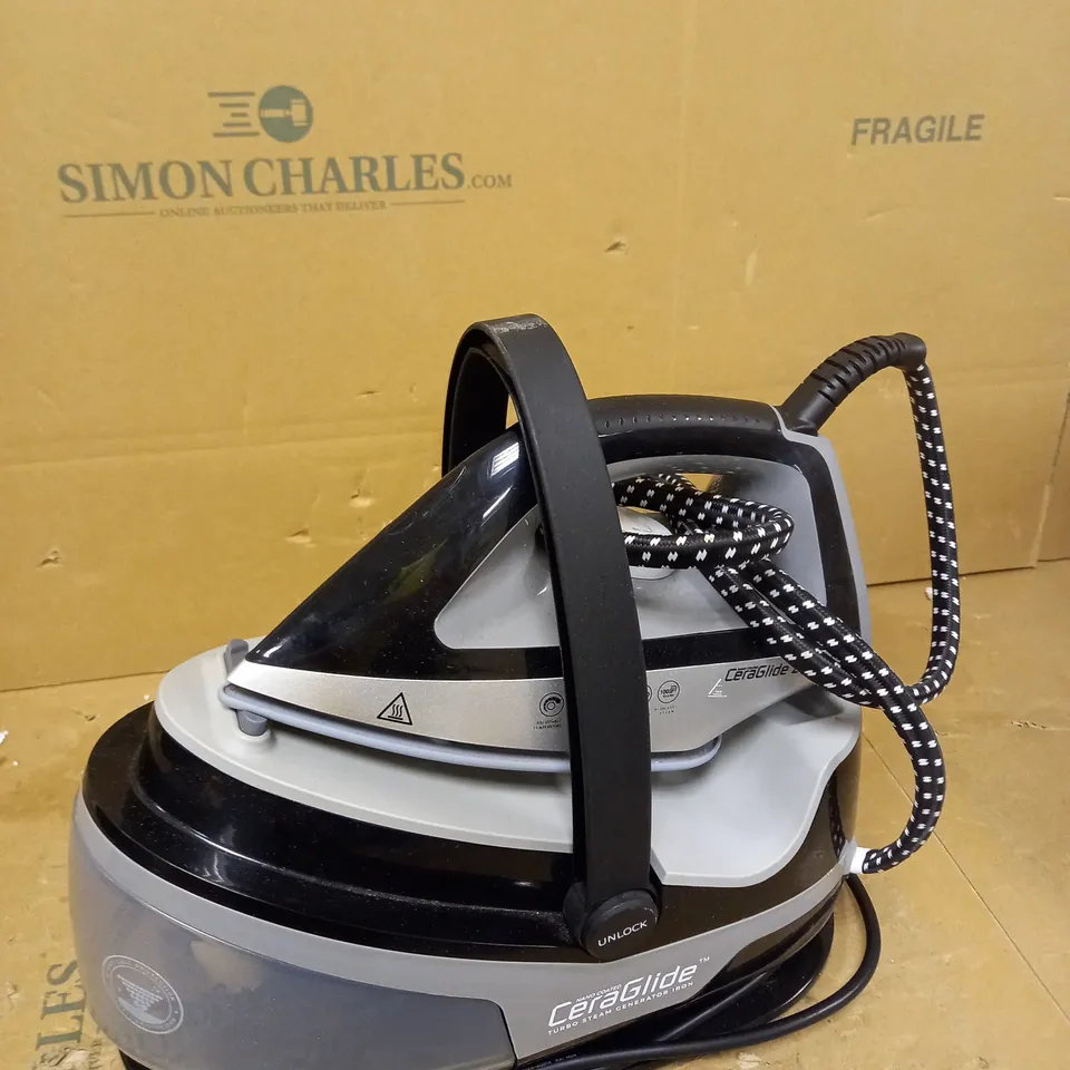 TOWER CERAGLIDE 2700W STEAM GENERATOR IRON