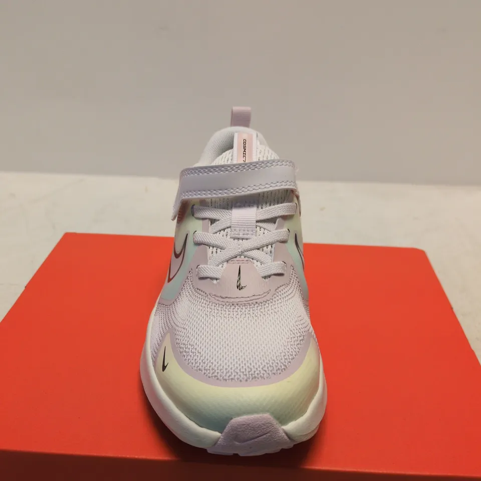 BOXED PAIR OF NIKE COSMIC RUNNER SE 2 PS KID'S TRAINERS – WHITE/LILAC UK 13.5