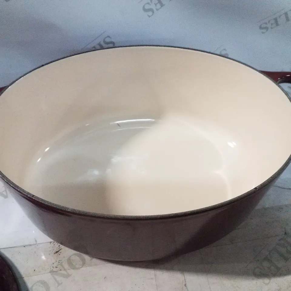 BOXED LE CREUSET SIGNATURE CAST IRON OVAL CASSEROLE 27CM/4.1L