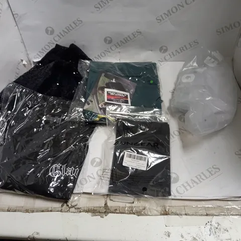 LOT OF APPROX 15 ASSORTED CLOTHES TO INCLUDE SHIRTS, COATS, UNDERWEAR ETC