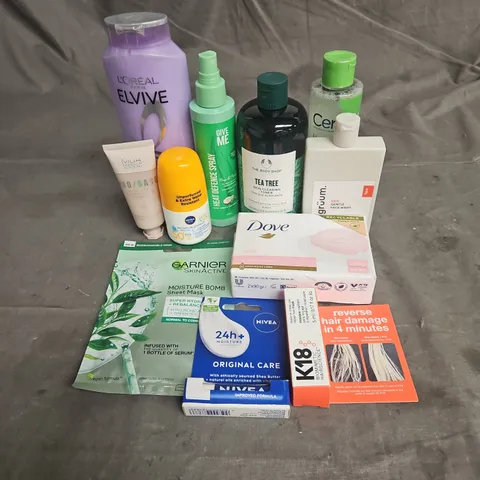 APPROXIMATELY 20 ASSORTED HEALTH & BEAUTY PRODUCTS TO INCLUDE - K18 HAIR MASK SAMPLE - MUA PRO BASE ILLUMINATING PRIMER - L'OREAL ELVIVE HYDRA HYALURONIC SHAMPOO - ETC